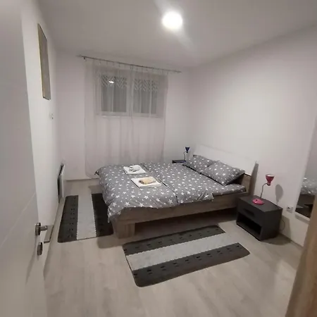 Apartman Una דירה סוקו בניה