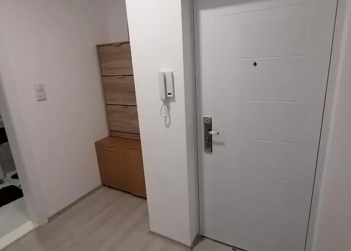 아파트 Apartman Una *